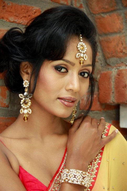 Madusha Rushani Mayadunne - Miss Sri Lanka International 2012. photo